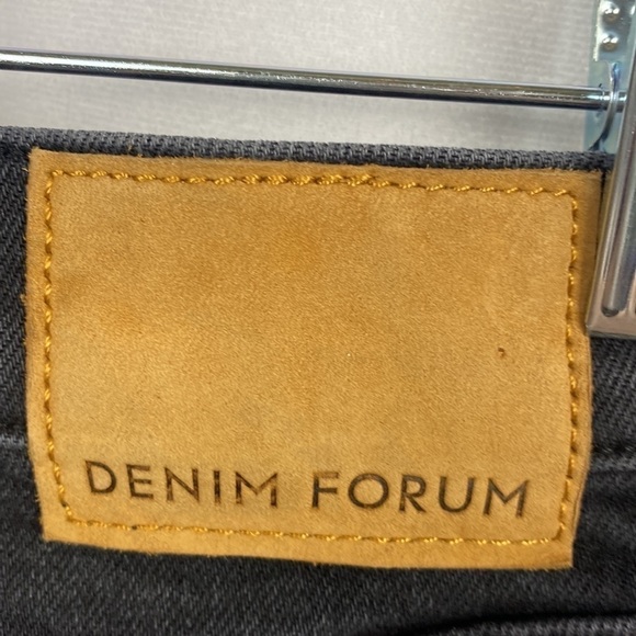 Denim Forum The Twiggy High Rise Flare 32L Jeans in Black - Size 24 - Picture 11 of 13